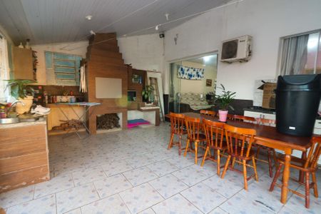 Casa à venda com 220m², 5 quartos e sem vaga Casa à venda com 220m², 5 quartos e sem vagaVaranda gourmet