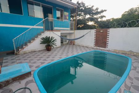 Piscina de casa à venda com 5 quartos, 220m² em Belém Velho, Porto Alegre