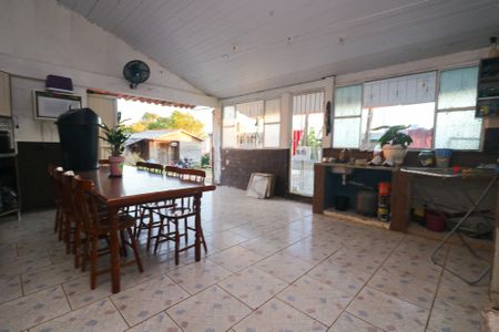 Casa à venda com 220m², 5 quartos e sem vaga Casa à venda com 220m², 5 quartos e sem vagaVaranda gourmet
