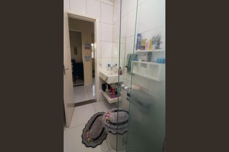 Casa à venda com 220m², 5 quartos e sem vaga Casa à venda com 220m², 5 quartos e sem vagaBanheiro 2