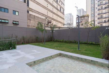 Apartamento à venda com 30m², 1 quarto e sem vaga Apartamento à venda com 30m², 1 quarto e sem vagaÁrea comum - Piscina/Jardim