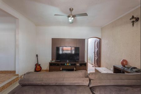 Casa à venda com 200m², 3 quartos e 2 vagasSala