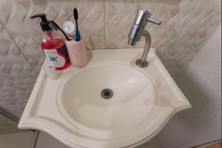 Casa à venda com 200m², 3 quartos e 2 vagasBanheiro 2