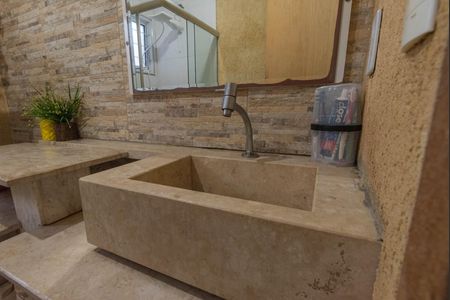 Casa à venda com 200m², 3 quartos e 2 vagasBanheiro