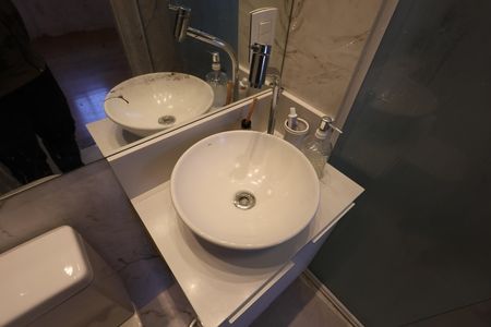Apartamento à venda com 72m², 3 quartos e 2 vagasBanheiro da Suíte