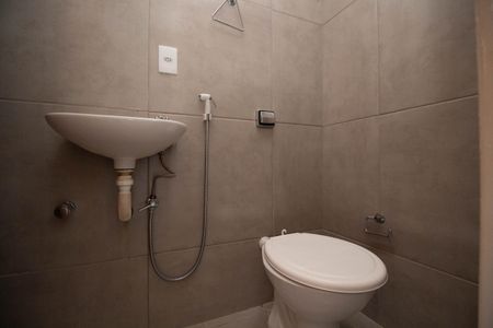 Studio para alugar com 34m², 1 quarto e sem vaga Studio para alugar com 34m², 1 quarto e sem vagaBanheiro Social