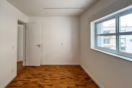 Apartamento à venda com 141m², 3 quartos e 1 vaga Apartamento à venda com 141m², 3 quartos e 1 vagaSuíte 2