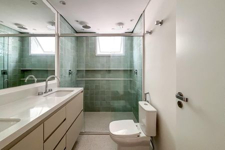 Apartamento à venda com 141m², 3 quartos e 1 vaga Apartamento à venda com 141m², 3 quartos e 1 vagaBanheiro da Suíte