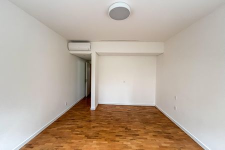 Apartamento à venda com 141m², 3 quartos e 1 vaga Apartamento à venda com 141m², 3 quartos e 1 vagaSuíte