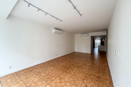 Apartamento à venda com 141m², 3 quartos e 1 vaga Apartamento à venda com 141m², 3 quartos e 1 vagaSala