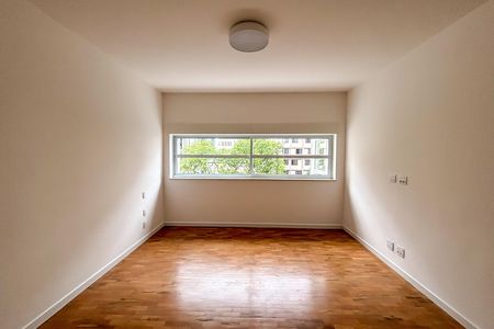 Apartamento à venda com 141m², 3 quartos e 1 vaga Apartamento à venda com 141m², 3 quartos e 1 vagaSuíte