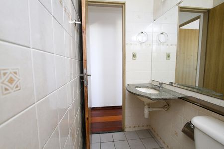 Apartamento à venda com 61m², 2 quartos e 1 vagaBanheiro Social