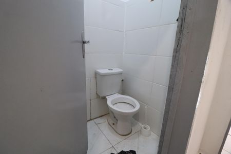 Casa para alugar com 60m², 2 quartos e 2 vagasBanheiro Social