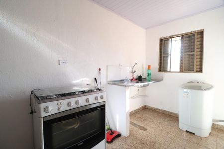 Casa para alugar com 60m², 2 quartos e 2 vagasCozinha