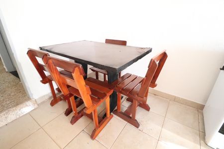 Casa para alugar com 60m², 2 quartos e 2 vagasCozinha