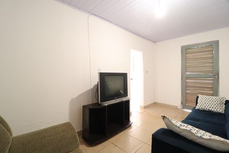 Casa para alugar com 60m², 2 quartos e 2 vagasSala