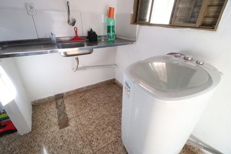 Casa para alugar com 60m², 2 quartos e 2 vagasCozinha