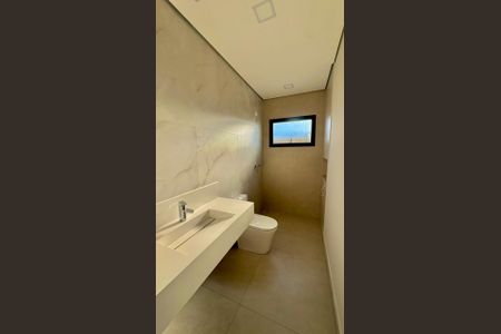 Casa de condomínio à venda com 225m², 3 quartos e 4 vagasBanheiro 1