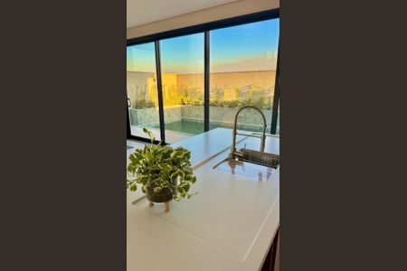 Cozinha de casa de condomínio à venda com 3 quartos, 225m² em Residencial Jatibela, Campinas