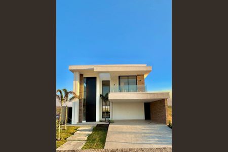 Casa de condomínio à venda com 225m², 3 quartos e 4 vagasFachada