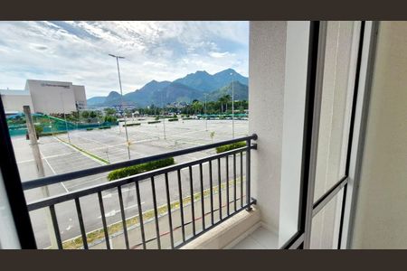 Apartamento à venda com 43m², 2 quartos e 1 vaga Apartamento à venda com 43m², 2 quartos e 1 vagaVaranda