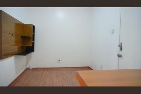 Sala  de apartamento para alugar com 2 quartos, 48m² em Petrópolis, Porto Alegre