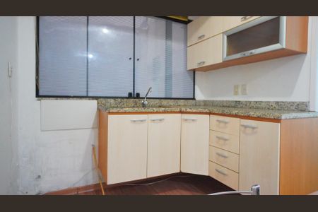 Cozinha  de apartamento para alugar com 2 quartos, 48m² em Petrópolis, Porto Alegre