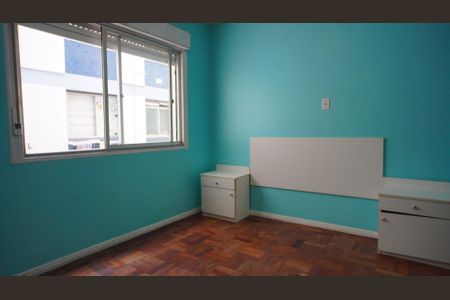 Quarto 1 de apartamento para alugar com 2 quartos, 48m² em Petrópolis, Porto Alegre