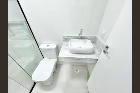 Casa à venda com 123m², 3 quartos e 2 vagasBanheiro