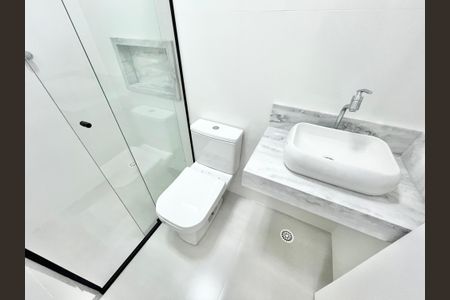 Casa à venda com 123m², 3 quartos e 2 vagasBanheiro