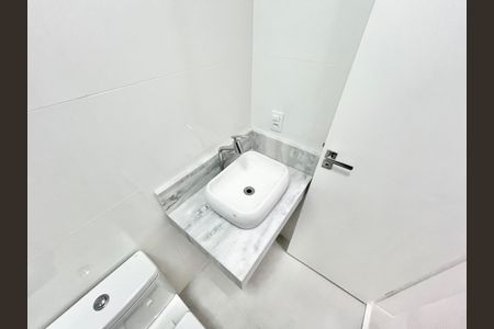 Casa à venda com 123m², 3 quartos e 2 vagasBanheiro