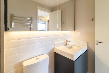 Studio para alugar com 29m², 0 quarto e sem vaga Studio para alugar com 29m², 0 quarto e sem vagaBanheiro