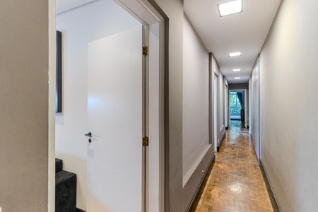 Apartamento para alugar com 346m², 4 quartos e 3 vagas Apartamento para alugar com 346m², 4 quartos e 3 vagasCorredor