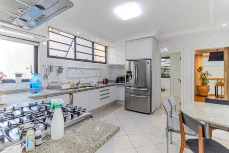 Apartamento para alugar com 346m², 4 quartos e 3 vagas Apartamento para alugar com 346m², 4 quartos e 3 vagasCozinha