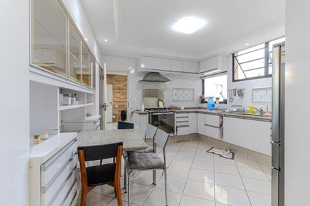 Apartamento para alugar com 346m², 4 quartos e 3 vagas Apartamento para alugar com 346m², 4 quartos e 3 vagasCozinha