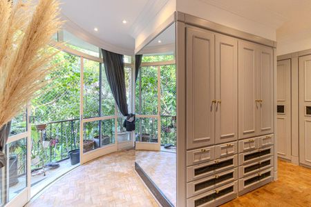 Apartamento para alugar com 346m², 4 quartos e 3 vagas Apartamento para alugar com 346m², 4 quartos e 3 vagasCloset da Suíte 2