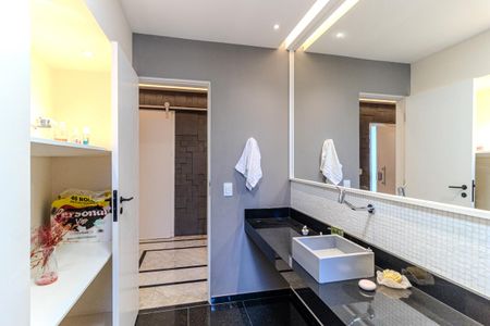 Apartamento para alugar com 346m², 4 quartos e 3 vagas Apartamento para alugar com 346m², 4 quartos e 3 vagasLavabo