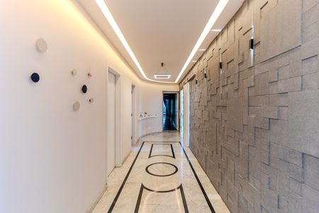 Apartamento para alugar com 346m², 4 quartos e 3 vagas Apartamento para alugar com 346m², 4 quartos e 3 vagasCorredor de Entrada