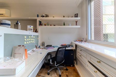 Apartamento para alugar com 346m², 4 quartos e 3 vagas Apartamento para alugar com 346m², 4 quartos e 3 vagasQuarto 2