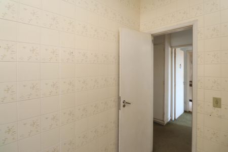 Casa para alugar com 285m², 3 quartos e 6 vagasBanheiro social 2