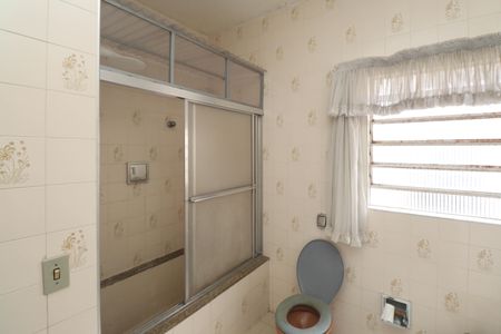 Casa para alugar com 285m², 3 quartos e 6 vagasBanheiro da suíte