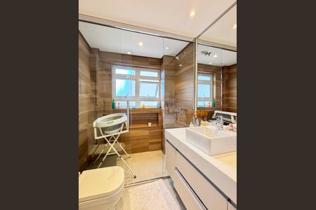 Apartamento à venda com 154m², 3 quartos e 2 vagas Apartamento à venda com 154m², 3 quartos e 2 vagasBanheiro