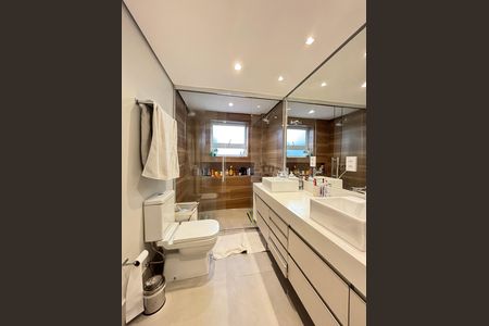 Apartamento à venda com 154m², 3 quartos e 2 vagas Apartamento à venda com 154m², 3 quartos e 2 vagasBanheiro da Suíte