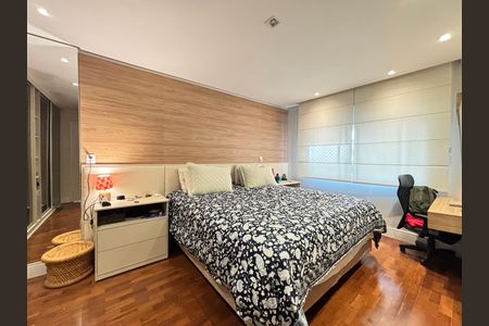 Apartamento à venda com 154m², 3 quartos e 2 vagas Apartamento à venda com 154m², 3 quartos e 2 vagasSuíte