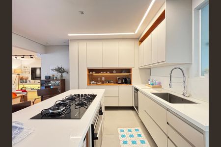 Apartamento à venda com 154m², 3 quartos e 2 vagas Apartamento à venda com 154m², 3 quartos e 2 vagasCozinha
