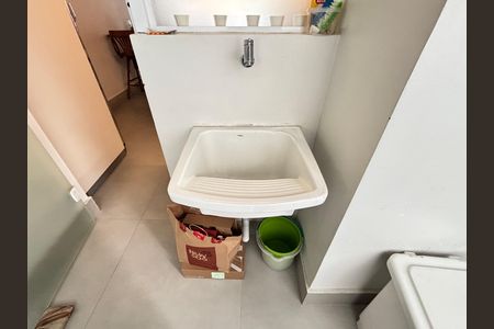 Apartamento à venda com 154m², 3 quartos e 2 vagas Apartamento à venda com 154m², 3 quartos e 2 vagasÁrea de Serviço