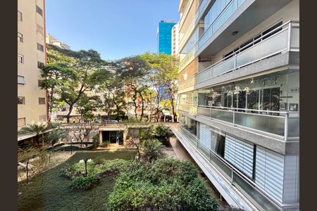Apartamento à venda com 154m², 3 quartos e 2 vagas Apartamento à venda com 154m², 3 quartos e 2 vagasVista