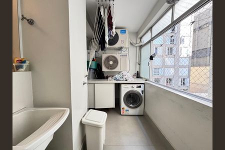 Apartamento à venda com 154m², 3 quartos e 2 vagas Apartamento à venda com 154m², 3 quartos e 2 vagasÁrea de Serviço