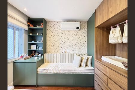 Apartamento à venda com 154m², 3 quartos e 2 vagas Apartamento à venda com 154m², 3 quartos e 2 vagasQuarto 1