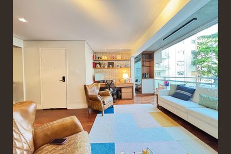 Apartamento à venda com 154m², 3 quartos e 2 vagas Apartamento à venda com 154m², 3 quartos e 2 vagasSala/Cozinha